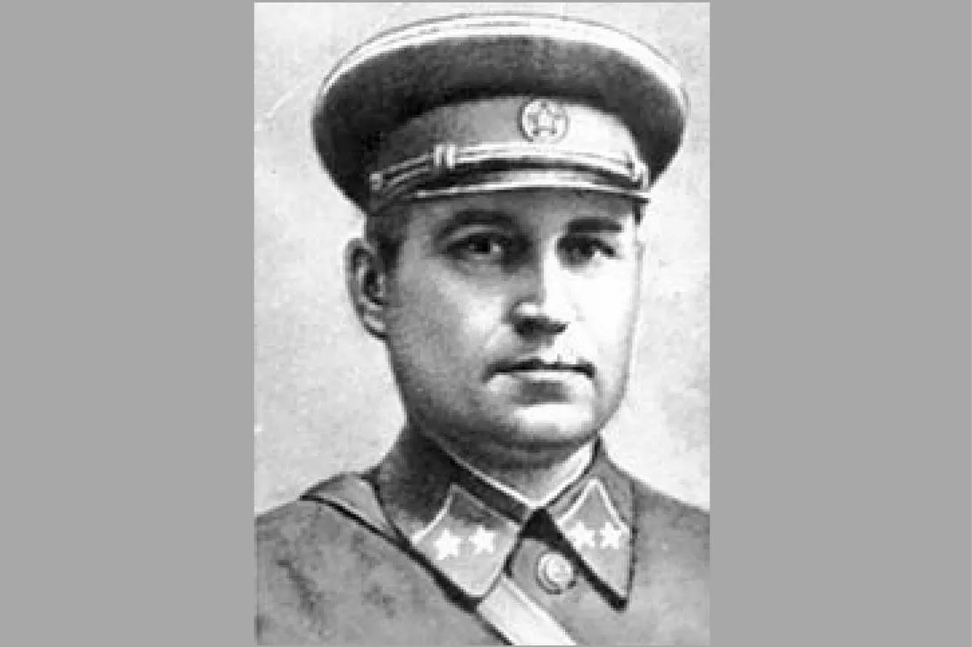 Командующий 44-й армией Василий Афанасьевич Хоменко. Под его командованием армия успешно участвовала в битве за Кавказ, в Ростовской, Миусской, Донбасской и Мелитопольских военных операциях. 9 ноября 1943 года Василий Хоменко, передвигаясь на автомобиле, попал под обстрел. Впоследствии выяснилось, что генерал Хоменко попал в плен тяжело раненным и вскоре скончался. Командующий 44-й армией Василий Афанасьевич Хоменко. Под его командованием армия успешно участвовала в битве за Кавказ, в Ростовской, Миусской, Донбасской и Мелитопольских военных операциях. 9 ноября 1943 года Василий Хоменко, передвигаясь на автомобиле, попал под обстрел. Впоследствии выяснилось, что генерал Хоменко попал в плен тяжело раненным и вскоре скончался.