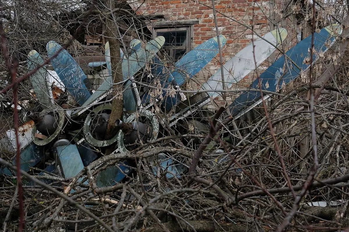 Эта груда металла когда-то была детским кинотеатром Эта груда металла когда-то была детским кинотеатром