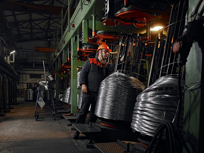 Большая часть производственных процессов на заводах автоматизирована.