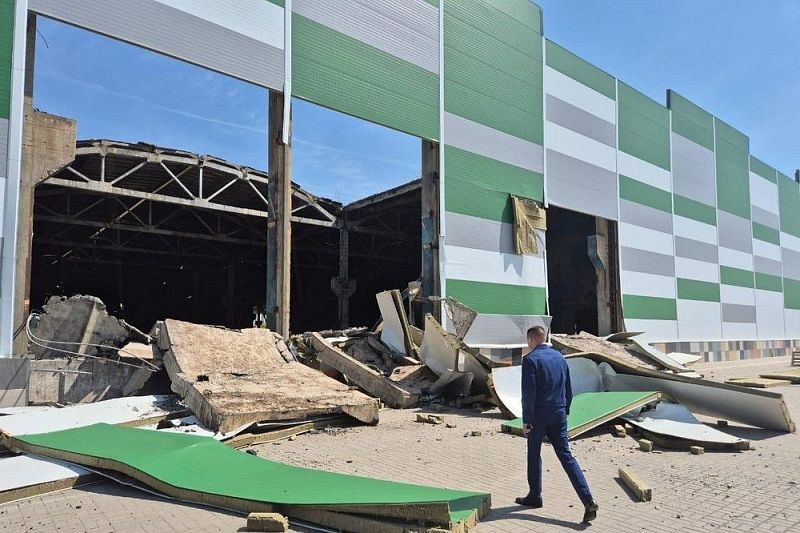 В Волгограде частично обрушился торговый центр