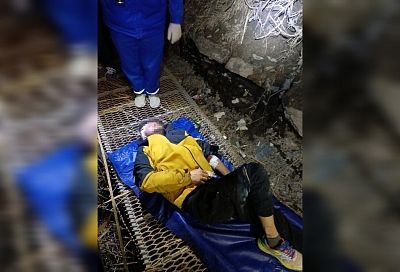Мужчина упал с лестницы «300 ступеней» на берег моря в Анапе. Его эвакуировали без сознания