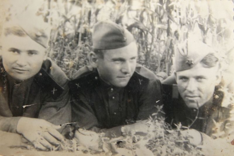 Алексей Мишин (справа) в послевоенные годы. 