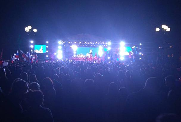 В Краснодаре начался концерт в честь годовщины воссоединения Крыма с Россией