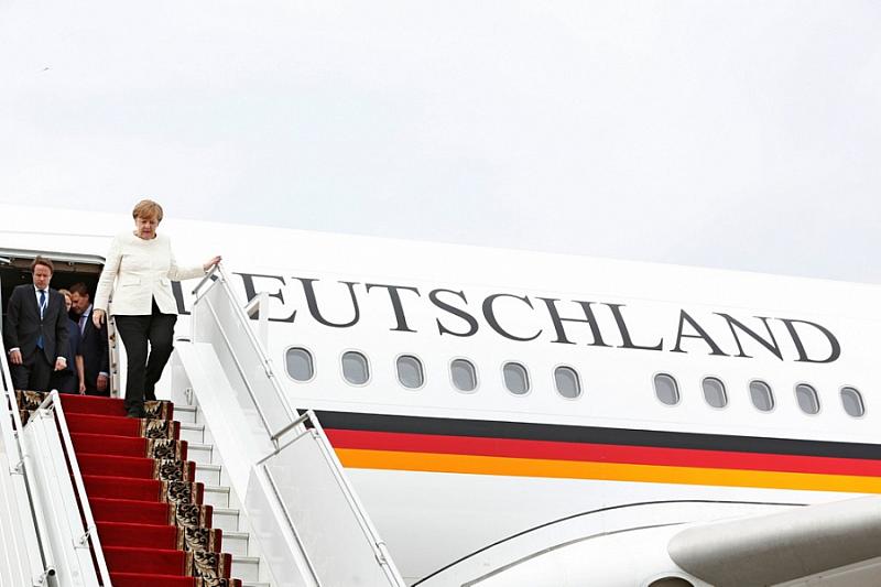 18 мая Вениамин Кондратьев встретил Ангелу Меркель в аэропорту Сочи.