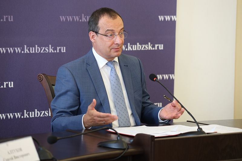 Председатель ЗСК Юрий Бурлачко ответил на вопросы представителей средств массовой информации о развитии санаторно-курортного комплекса.