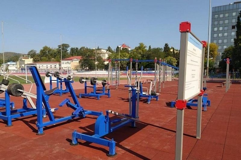 До конца года в Краснодарском крае возведут 6 спортзалов и 11 спортплощадок
