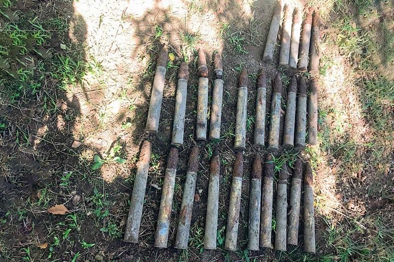 На Кубани станичник откопал в своем саду 25 снарядов времен войны