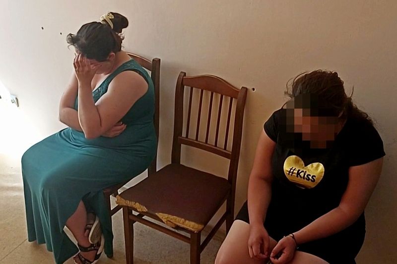 В Краснодаре две подруги задержаны за кражи кошельков у посетительниц магазинов