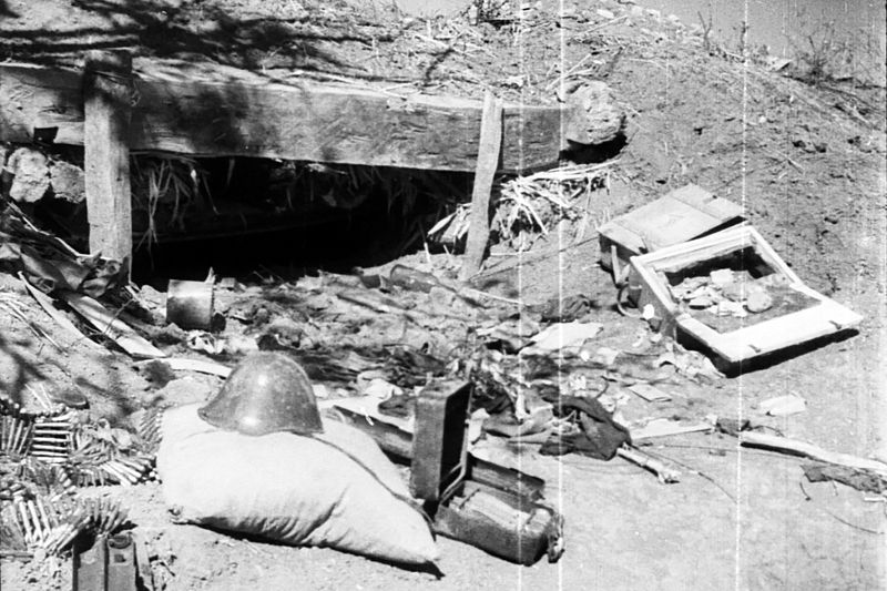 Разбитый гитлеровский блиндаж в Темрюке, 1943 г.