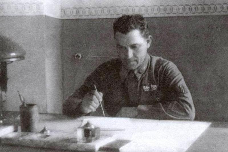 Командир 6-го дальнебомбардировочного авиаполка Василий Иванович Лукин. Фото из газеты «За нашу Родину» от 14.5.1942 года. 