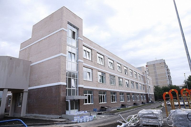Почти готово: новый корпус начальной школы №46 в микрорайоне Гидростроителей Краснодара построен на 94%