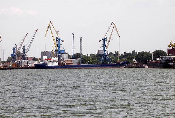 В порту Ейска случился разлив нефтепродуктов