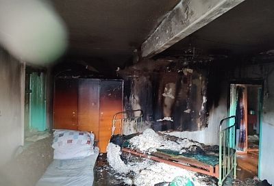 На Кубани росгвардейцы спасли пенсионера из горящего дома