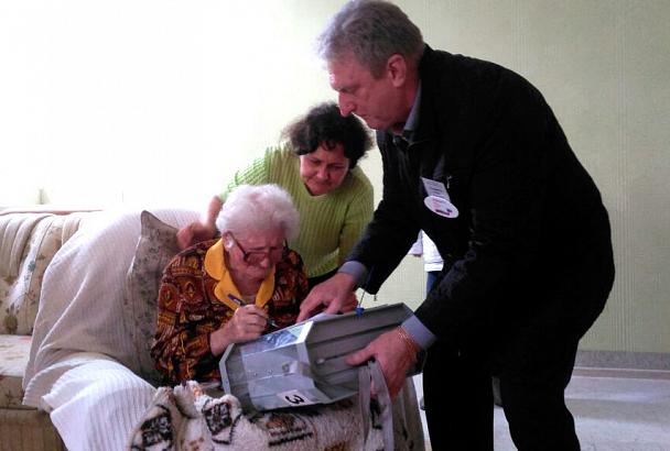 102-летняя жительница Краснодара проголосовала на президентских выборах