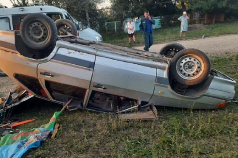 Вылетел с дороги и опрокинулся: водитель без прав погиб в ДТП на Кубани