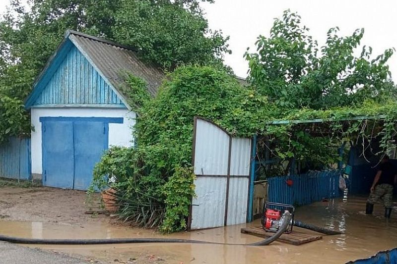 Более 750 домов остаются подтопленными в Краснодарском крае после разгула стихии