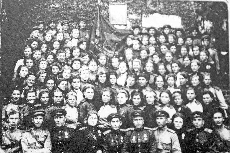 Перед немецко-фашистской оккупацией 42 девушки из Новокубанского района добровольно были зачислены в 189-й отдельный зенитно-артиллерийский дивизион. Они с боями освобождали Северный Кавказ и родной район, Украину и Польшу, Победу 45-го года встретили в Венгрии.