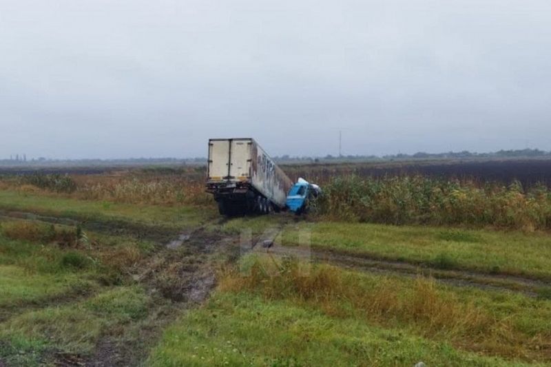 Четыре человека погибли в жестком ДТП на встречке в Краснодарском крае
