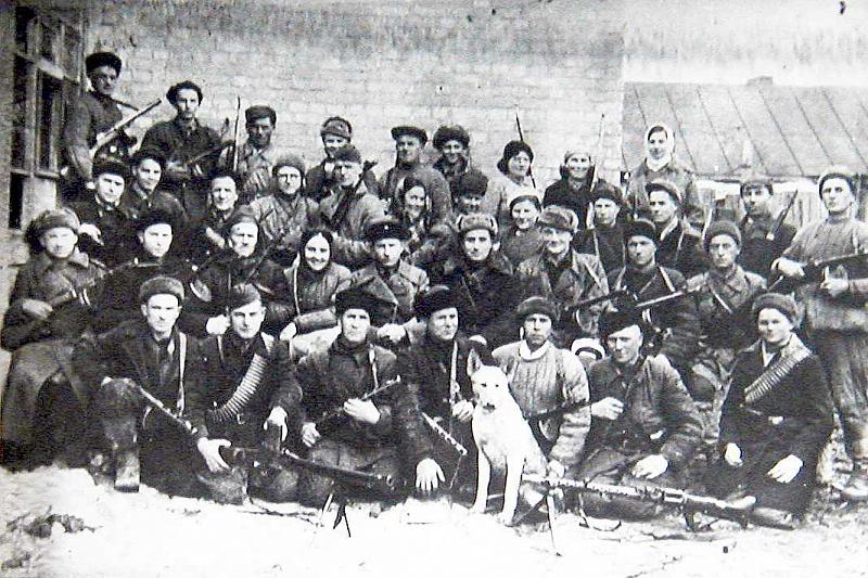 На территории района в годы оккупации было создано 5 партизанских отрядов.