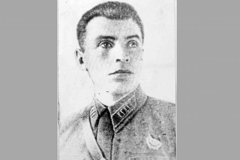 Колобов Леонид Александрович – на снимке 1942 года – полковник, впоследствии генерал-лейтенант, Герой Советского Союза, с сентября 1942 года по май 1945 г. – бессменный командир 389-й стрелковой дивизии освобождавшей в том числе и Новокубанский район. 