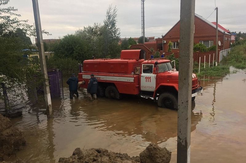 Более 700 домов остаются подтопленными на Кубани
