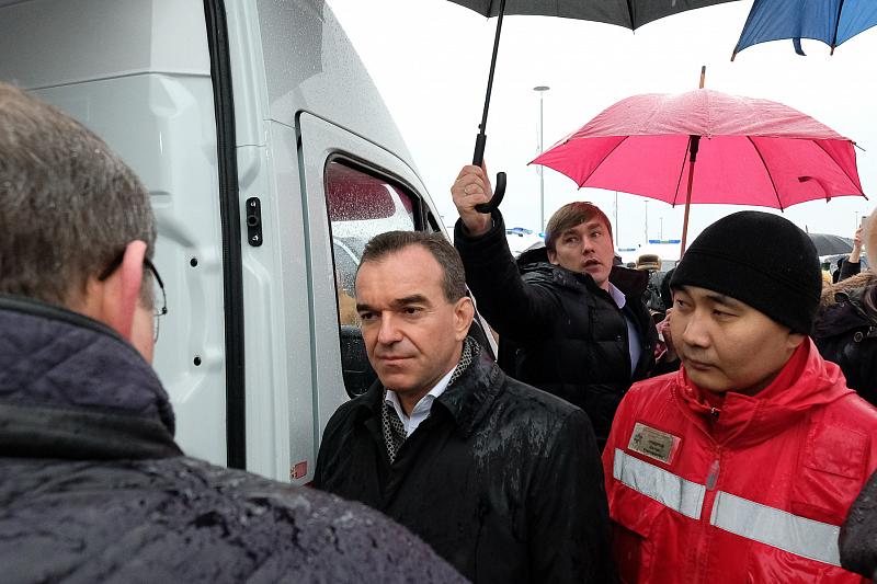 Ключи от новых автомобилей представителям муниципалитетов передал губернатор Вениамин Кондратьев