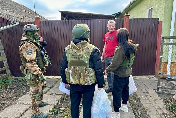 Своих не бросаем: кубанские волонтеры отправили 25 тонн гуманитарного груза в Белгородскую область 