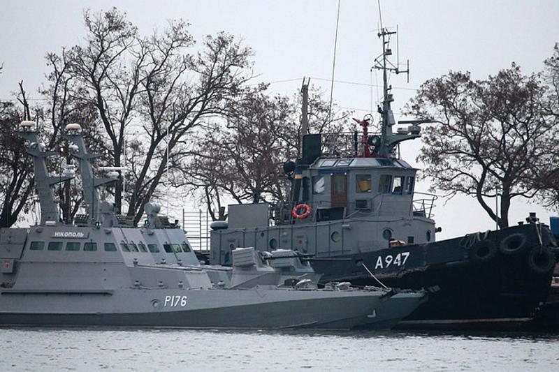 Задержанные российскими пограничниками украинские корабли.