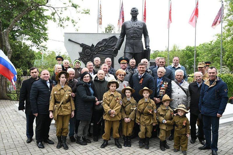 В Краснодаре открыли памятник советскому конструктору Василию Грабину