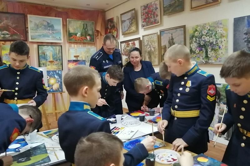 «Добровольцы Кубани – детям»: краснодарские умельцы поделились секретами мастерства  