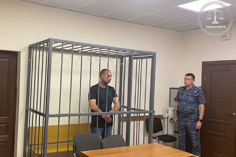 Суд арестовал мужчину, угрожавшего взорвать самолет в аэропорту Сочи