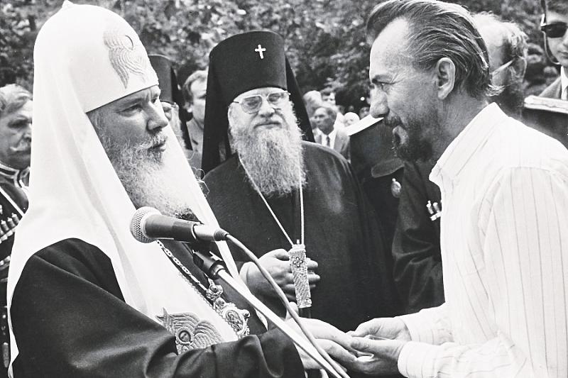 1995_Патриарх Алексий II в краснодаре.  (в  центре_Епископ Екатеринодарский и Кубанский Исидор)