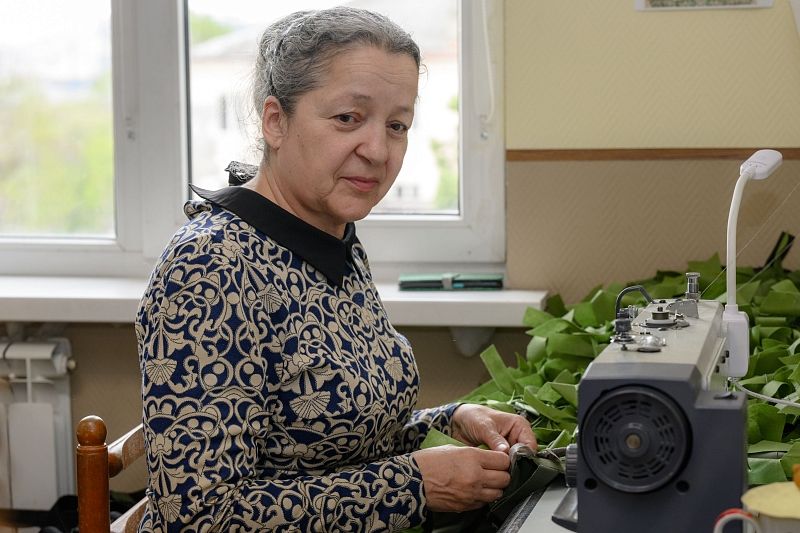 У Антонины Лыковой во время Великой Отечественной войны родители были на фронте. Она уверена, что сегодня должна по их примеру внести свой вклад в победу. 