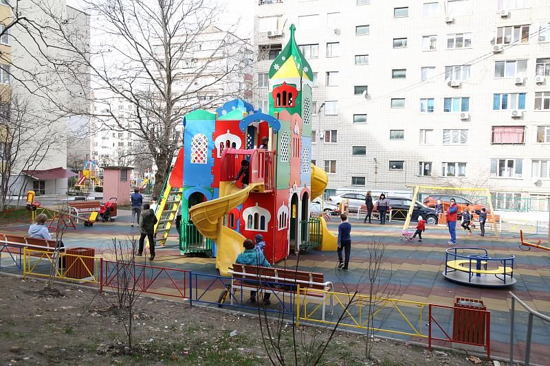 Особое внимание уделят детским площадкам.