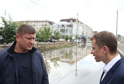 Убрать до конца дня: мэр Краснодара поручил откачать воду с дорог и сделать все улицы проезжими