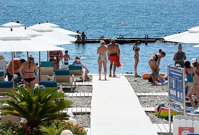 Стоимость пляжного отдыха в Сочи в конце августа снизилась почти на 30%