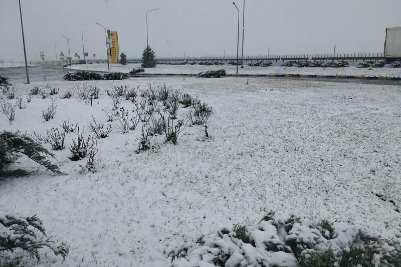 Снег 13 марта в районе Кореновска.