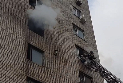 Жильцов высотки в Краснодаре эвакуировали из-за пожара на 6 этаже