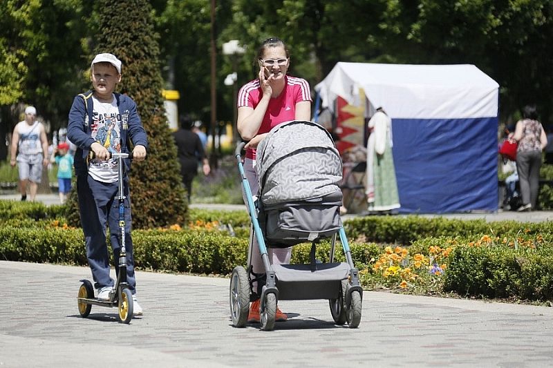 Новую выплату для семей с невысоким доходом получили более 71 тысячи детей Краснодарского края в возрасте от 8 до 17 лет