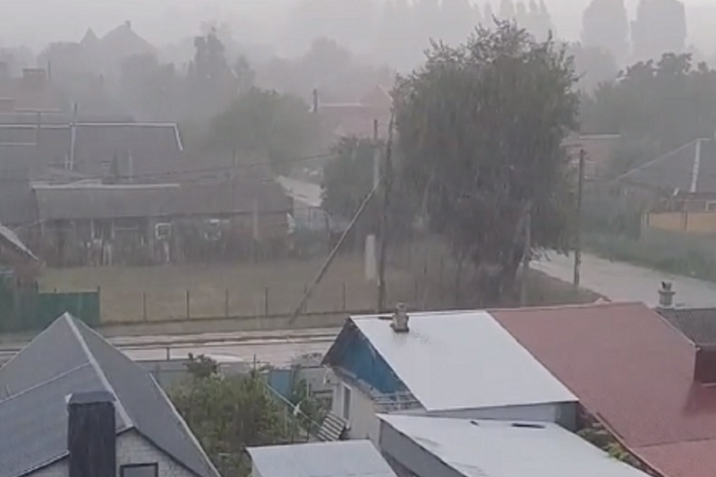 Сильным ливнем в Кавказском районе подтопило 6 домов и 21 двор