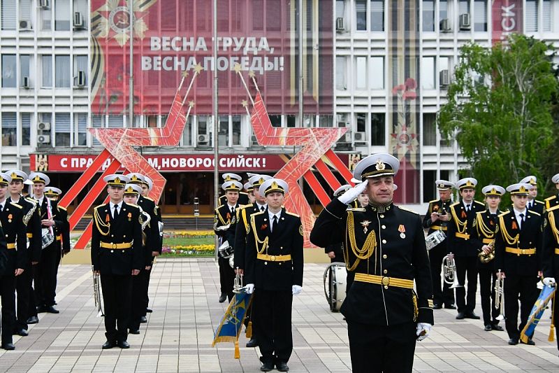 Военный парад в городе-герое Новороссийске.