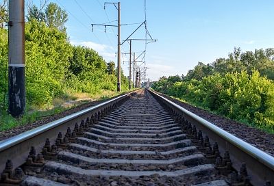 В Симферополе 24-летняя женщина планировала поджечь релейный шкаф на железной дороге  