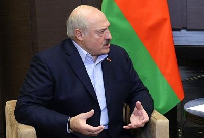 Лукашенко резко высказался о тех, кто покидает Россию