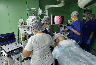 Врачи в Краснодаре избавили беременную пациентку от непроходимости пищевода с помощью эндоскопической операции