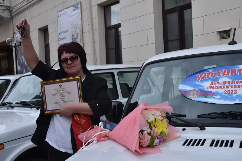 Елена Харченко из Тихорецкого района в награду за свой труд получила автомобиль «Нива».