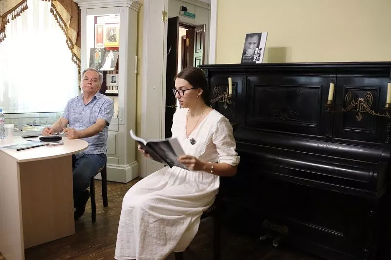 На встрече собрались авторы журнала, литературоведы, студенты, библиотекари и работники краевых музеев.