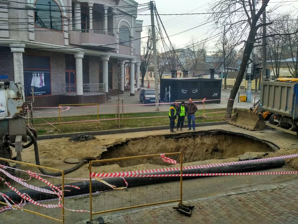 Ремонт коллектора на улице Гимназической