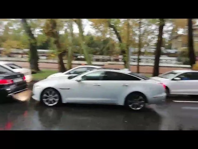 Водители Сочи выстроились в гигантские очереди к АЗС