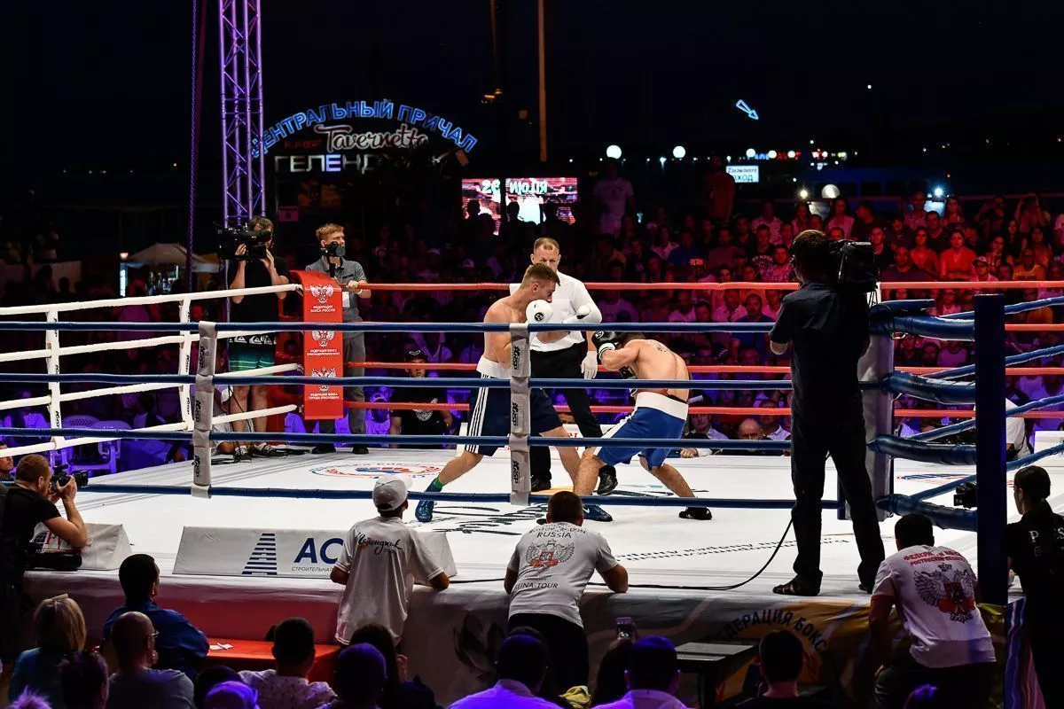 В Геленджике состоялся международный турнир по профессиональному боксу 