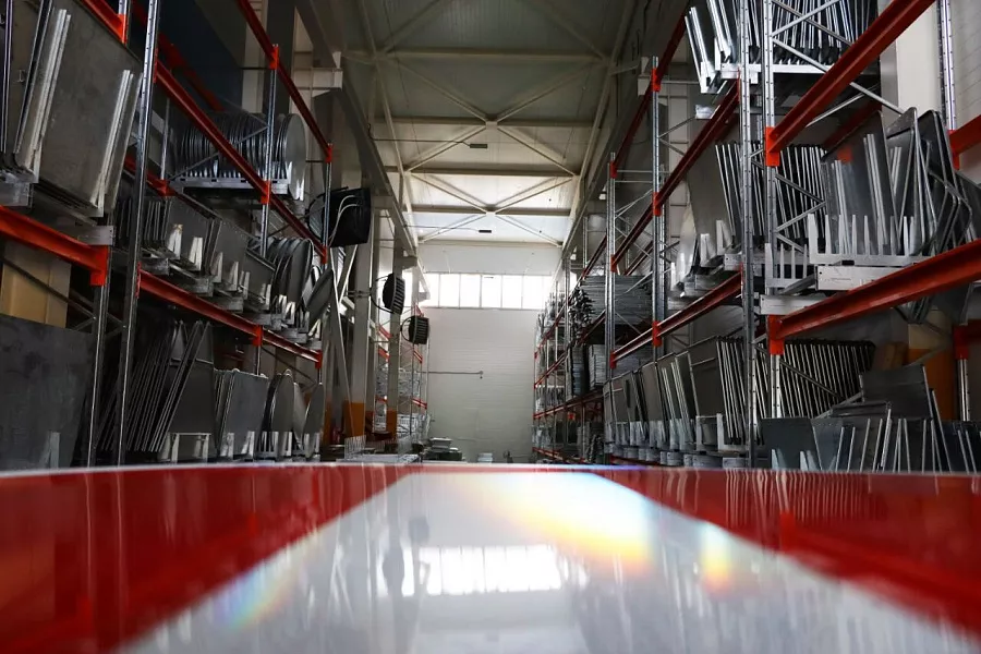 Предприятие в Успенском районе запустило новый цех, где изготавливают дорожные знаки, в том числе по индивидуальным эскизам. Предприятие в Успенском районе запустило новый цех, где изготавливают дорожные знаки, в том числе по индивидуальным эскизам.